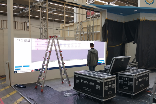 Aufbau einer großen LED Videowand